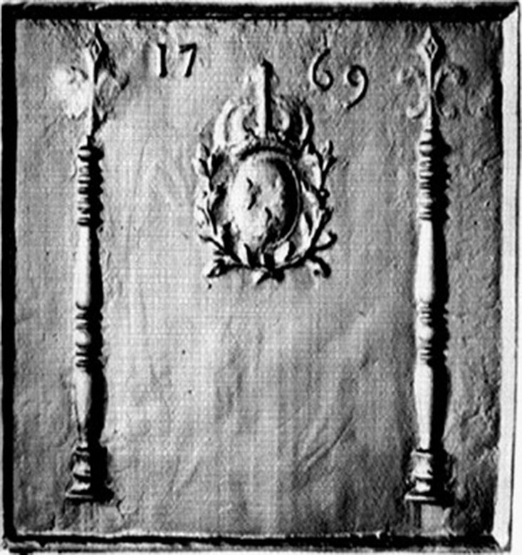 FL 102 plaque sobre coulée sous le règne de Louis XV