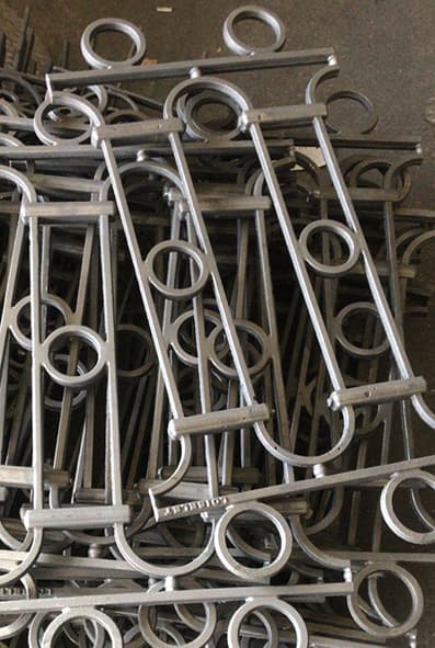 Balustrade, rambarde ouvragée en fonte - Thumbnail 2